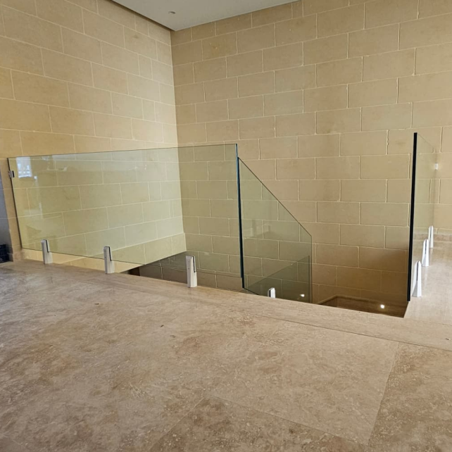 Staircase Spigot Glass Clamp Railing